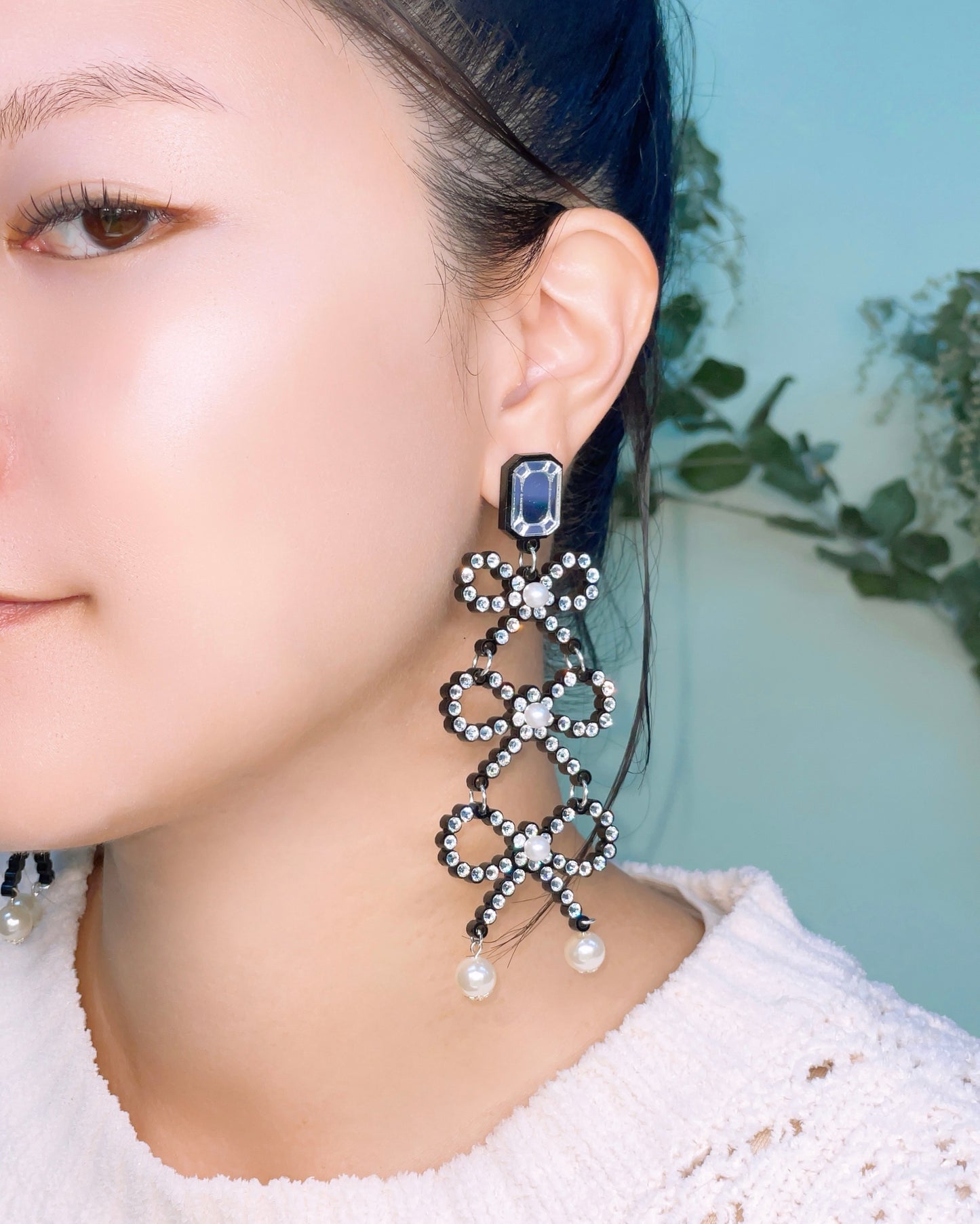 Ribbon Dangle Earrings (Black)