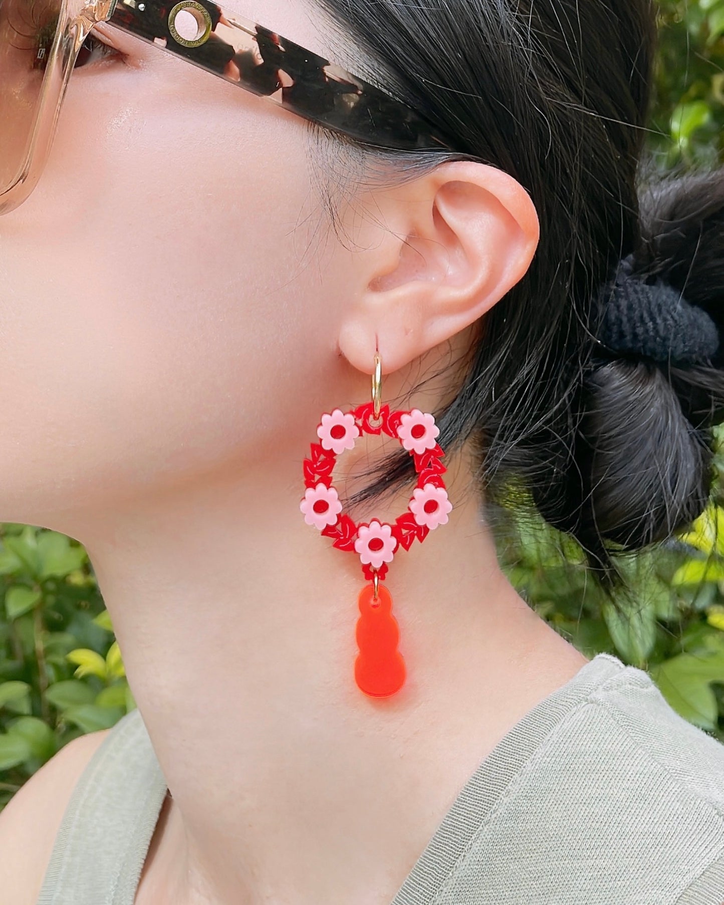 Flower Wreath Hoops (Red)