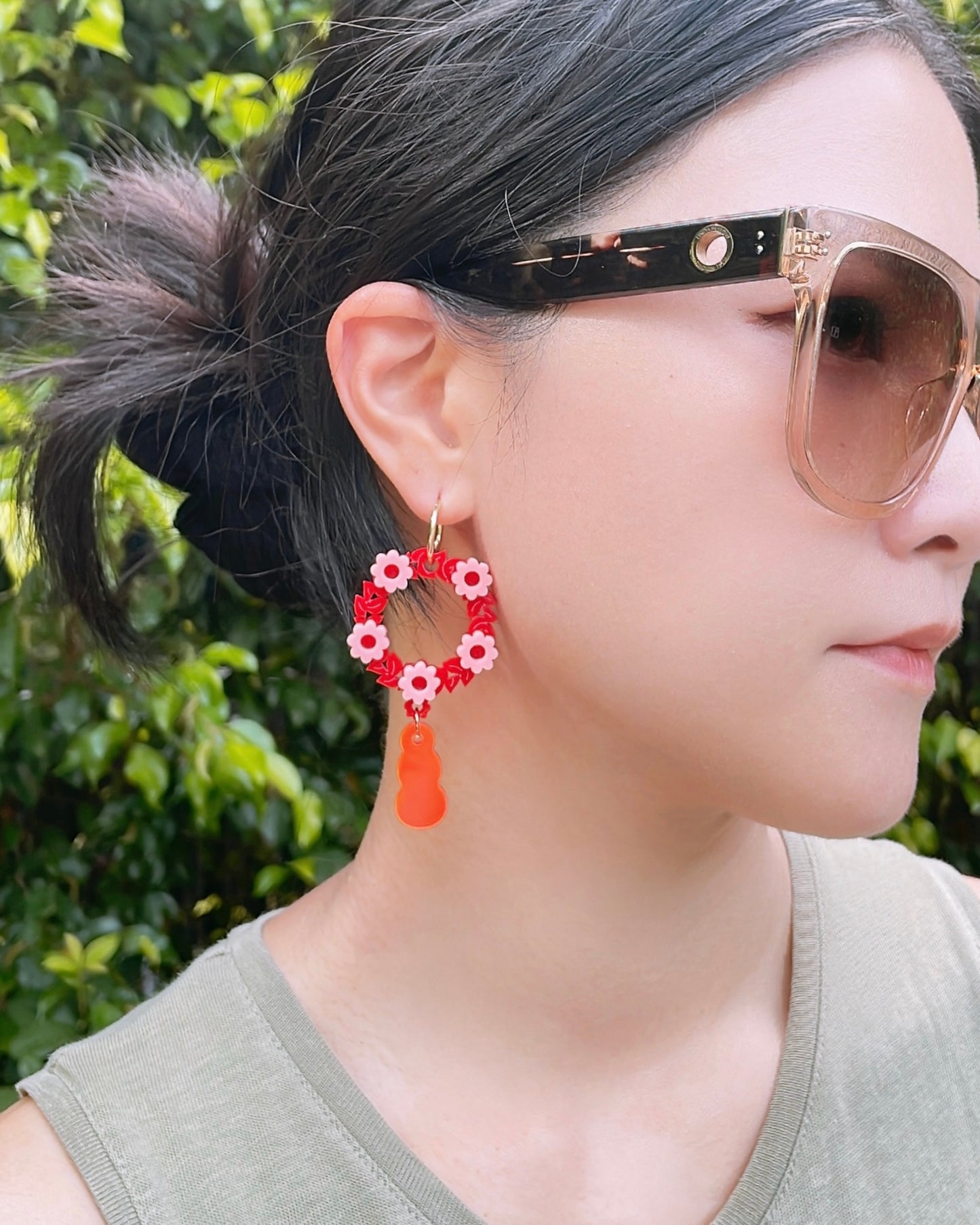 Flower Wreath Hoops (Red)