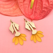 Load image into Gallery viewer, Gerbera Hoop Earrings