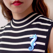 Load image into Gallery viewer, Seahorse Brooch