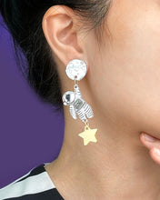 Load image into Gallery viewer, Fly Me To The Moon Earrings